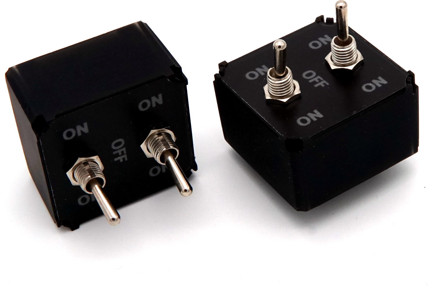 Small Dual Toggle Switches (Beta)