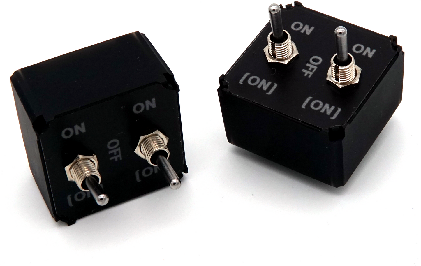 Small Dual Toggle Switches (Beta)